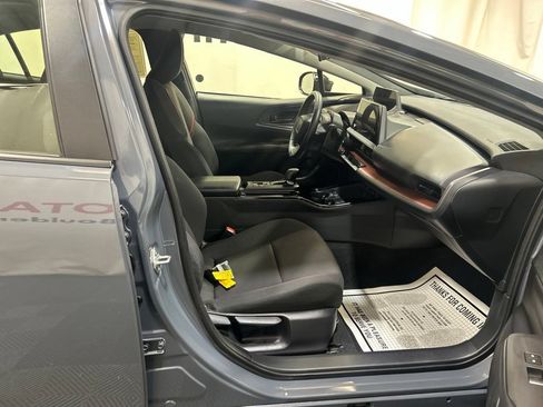 Used 2026 Toyota Prius Plug-In Hybrid FWD image 13