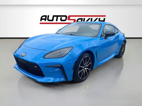 Used 2023 Toyota GR86 RWD image 3