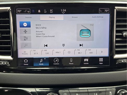 Used 2024 Chrysler Pacifica Touring-L FWD image 12