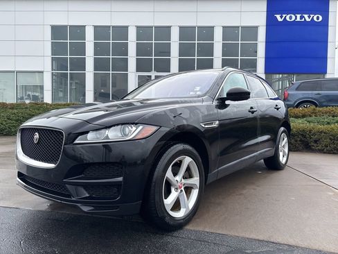 Used 2019 Jaguar F-PACE Premium image 41