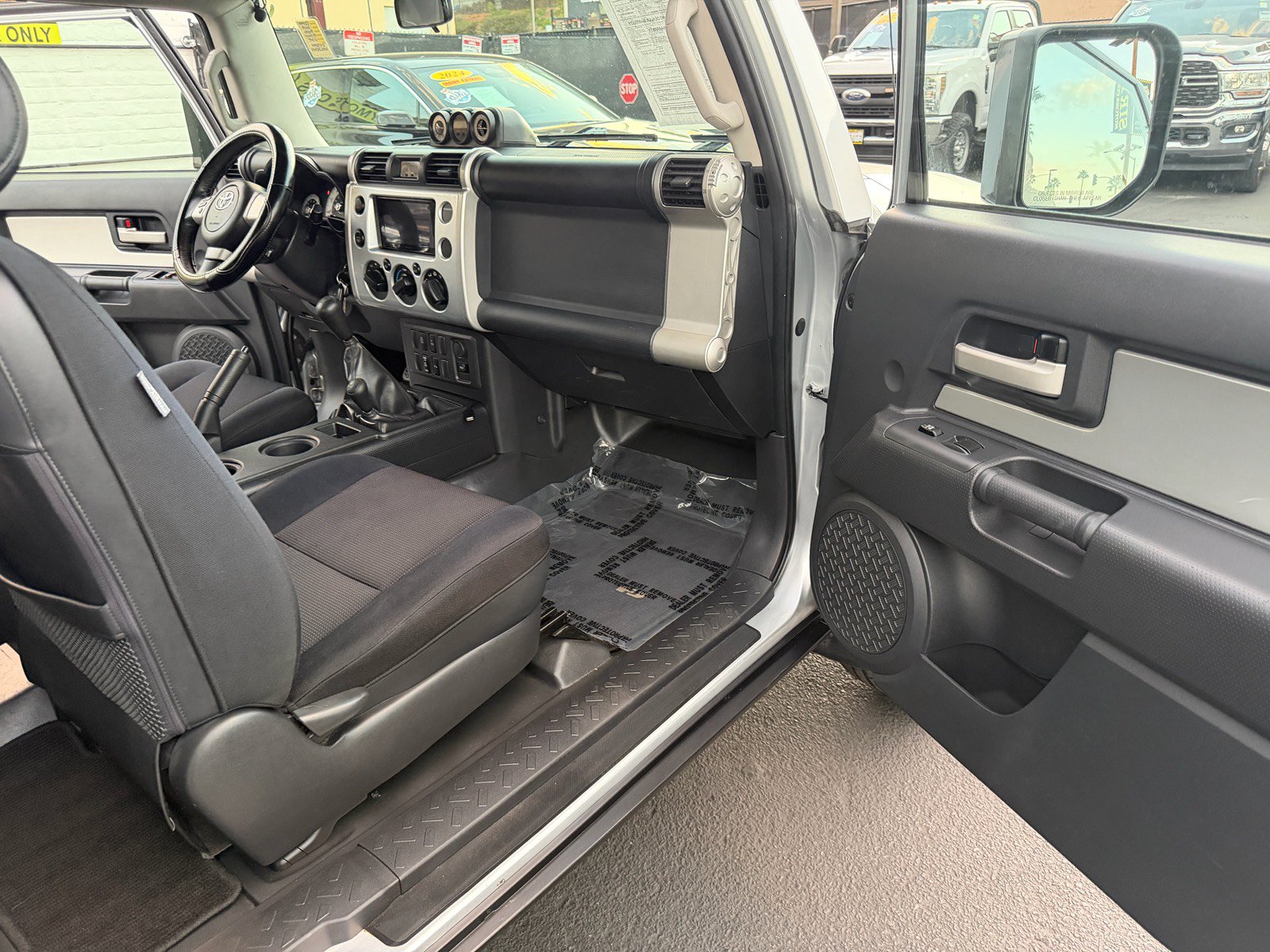 Used 2007 Toyota FJ Cruiser 4WD w/ Upgrade Pkg 1 image 14