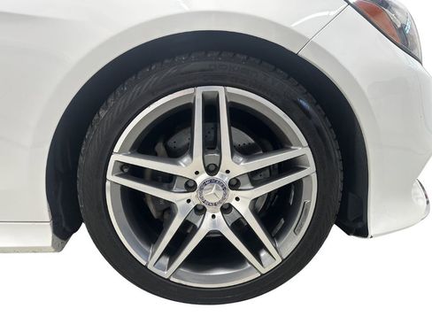 Used 2014 Mercedes-Benz E 350 4MATIC Sedan image 9