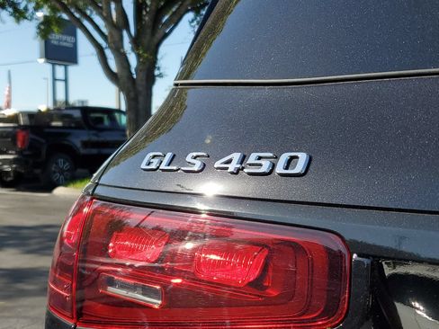 Used 2025 Mercedes-Benz GLS 450 4MATIC image 7