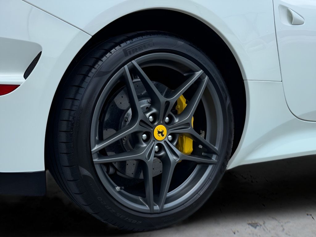Used 2015 Ferrari California T RWD image 29