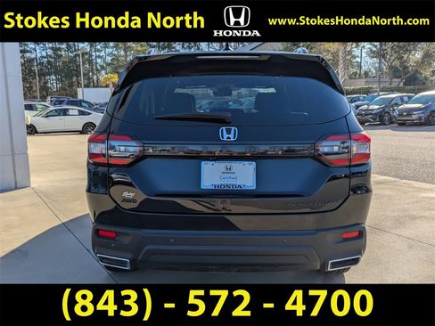 Certified 2025 Honda Pilot Black Edition image 5
