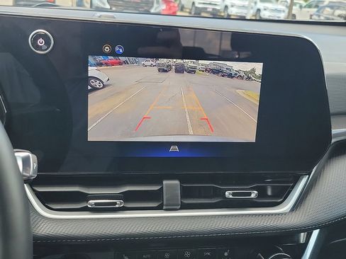 Used 2026 Chevrolet Equinox LT w/ Convenience Package II FWD image 16