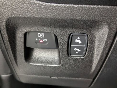 Used 2021 RAM 1500 Laramie RWD image 16