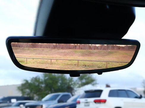 Used 2022 Cadillac XT4 Premium Luxury w/ Technology Package image 32