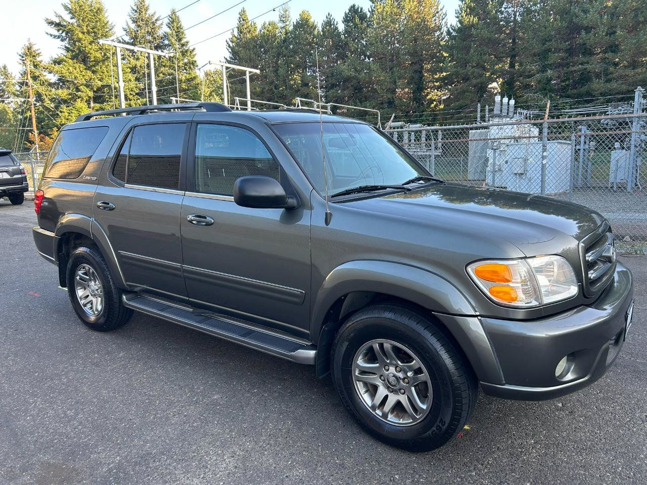Used 2004 Toyota Sequoia Limited AWD/4WD image 3
