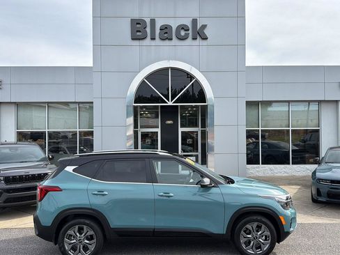 Used 2024 Kia Seltos S FWD image 3