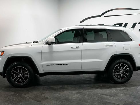 Used 2018 Jeep Grand Cherokee Laredo RWD image 3