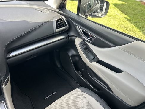 Used 2021 Subaru Forester Premium image 16