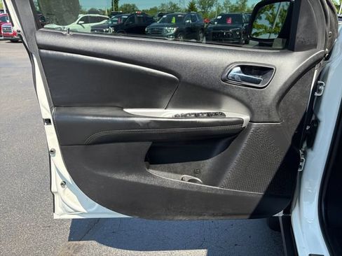 Used 2018 Dodge Journey SE w/ Popular Equipment Group AWD/4WD image 18