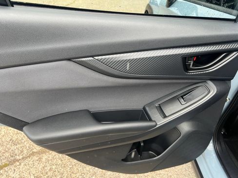 Used 2018 Subaru Crosstrek 2.0i Premium AWD/4WD image 9
