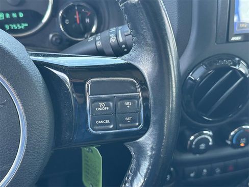 Used 2015 Jeep Wrangler Unlimited Sahara image 25