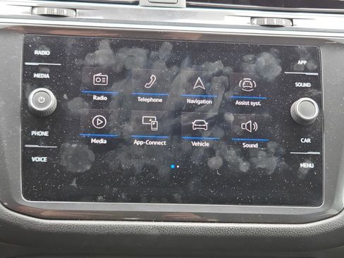 Used 2024 Volkswagen Tiguan SE image 13