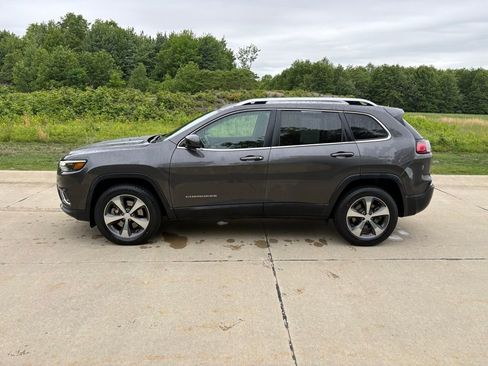 Used 2019 Jeep Cherokee Limited AWD/4WD image 6