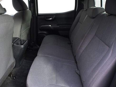 Used 2019 Toyota Tacoma TRD Sport w/ Technology Package AWD/4WD image 21
