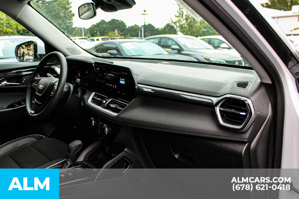 Used 2025 Chevrolet TrailBlazer LT AWD/4WD image 22