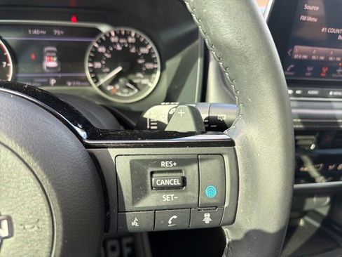 Used 2023 Nissan Rogue SV w/ SV Premium Package image 19