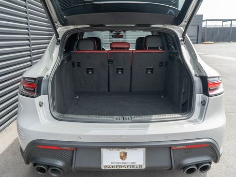 Used 2025 Porsche Macan Turbo image 33