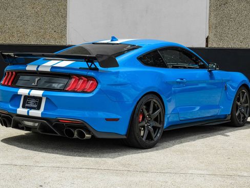 Used 2022 Ford Mustang Shelby GT500 w/ Carbon Fiber Track Pack RWD image 9