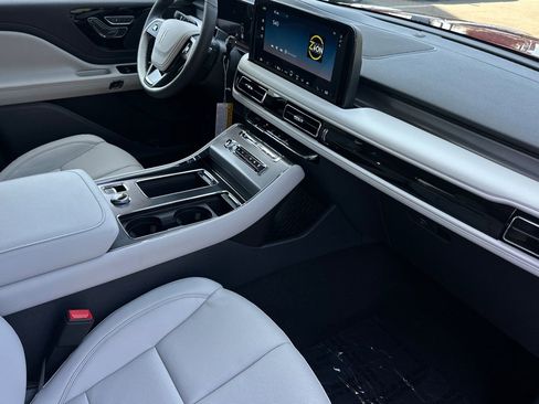 New 2026 Lincoln Aviator 2WD image 16