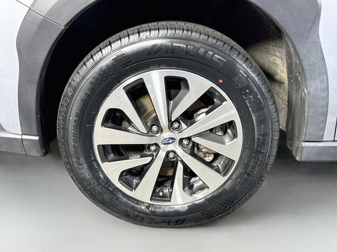 Used 2023 Subaru Outback Premium AWD/4WD image 38