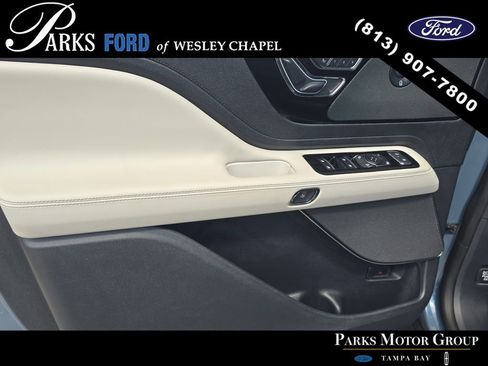 Used 2025 Lincoln Aviator Reserve AWD/4WD image 17