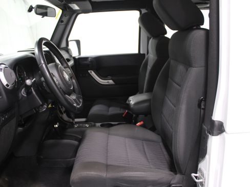 Used 2012 Jeep Wrangler Rubicon w/ PWR Convenience Group image 3