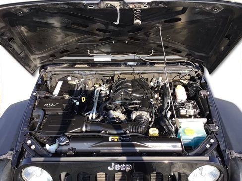 Used 2018 Jeep Wrangler Unlimited Sport S AWD/4WD image 11