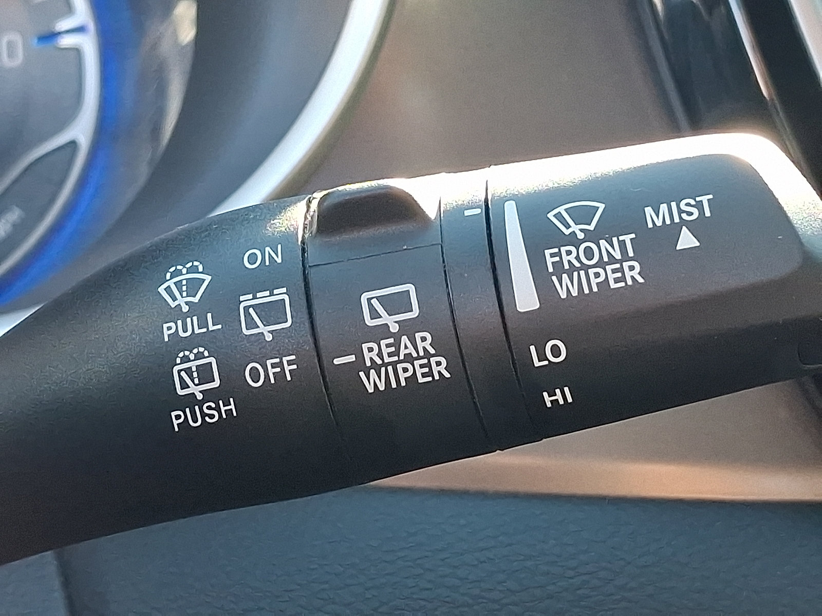 Used 2025 Chrysler Pacifica Select FWD image 26