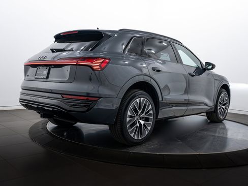 Certified 2024 Audi Q8 e-tron Premium Plus image 4