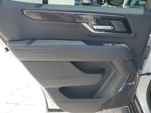 Used 2026 GMC Yukon Elevation w/ Elevation Premium Package RWD image 12