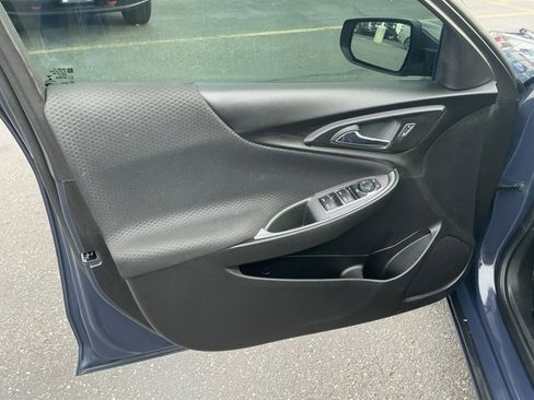 Used 2025 Chevrolet Malibu RS image 12