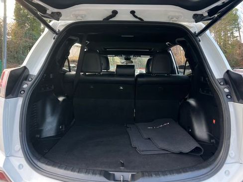 Used 2016 Toyota RAV4 SE image 26