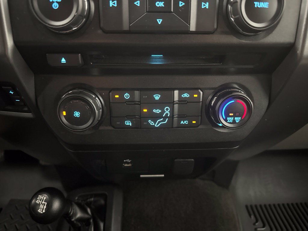 Used 2017 Ford F250 XLT w/ FX4 Off-Road Package AWD/4WD image 28