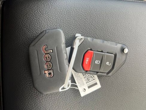 New 2026 Jeep Gladiator Sport AWD/4WD image 28