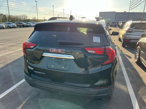 Used 2018 GMC Terrain SLE w/ Driver Convenience Package image 3