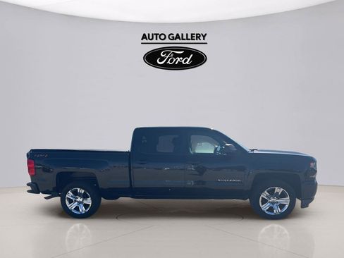 Used 2018 Chevrolet Silverado 1500 Custom w/ Custom Value Package AWD/4WD image 4