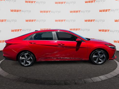 Used 2023 Hyundai Elantra Limited w/ Preferred Accessory Package FWD image 6