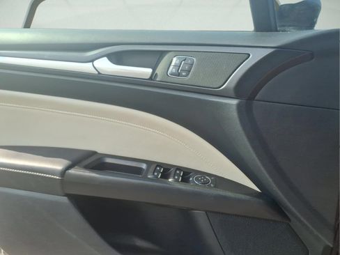 Used 2017 Ford Fusion Titanium FWD image 17