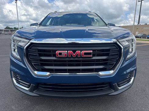 Used 2024 GMC Terrain SLE w/ Driver Convenience Package FWD image 10