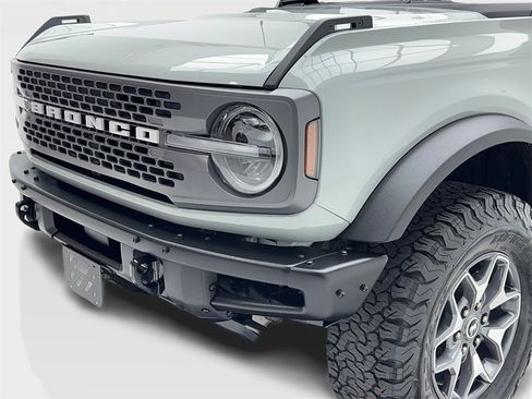 Used 2024 Ford Bronco Badlands image 5