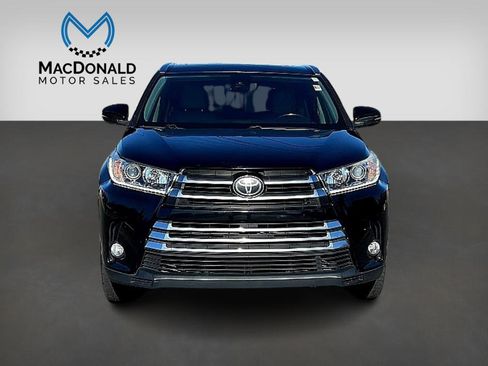 Used 2017 Toyota Highlander Limited image 2
