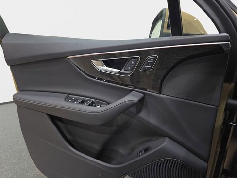 Used 2025 Audi Q7 2.0T Premium Plus w/ Premium Plus Package image 29