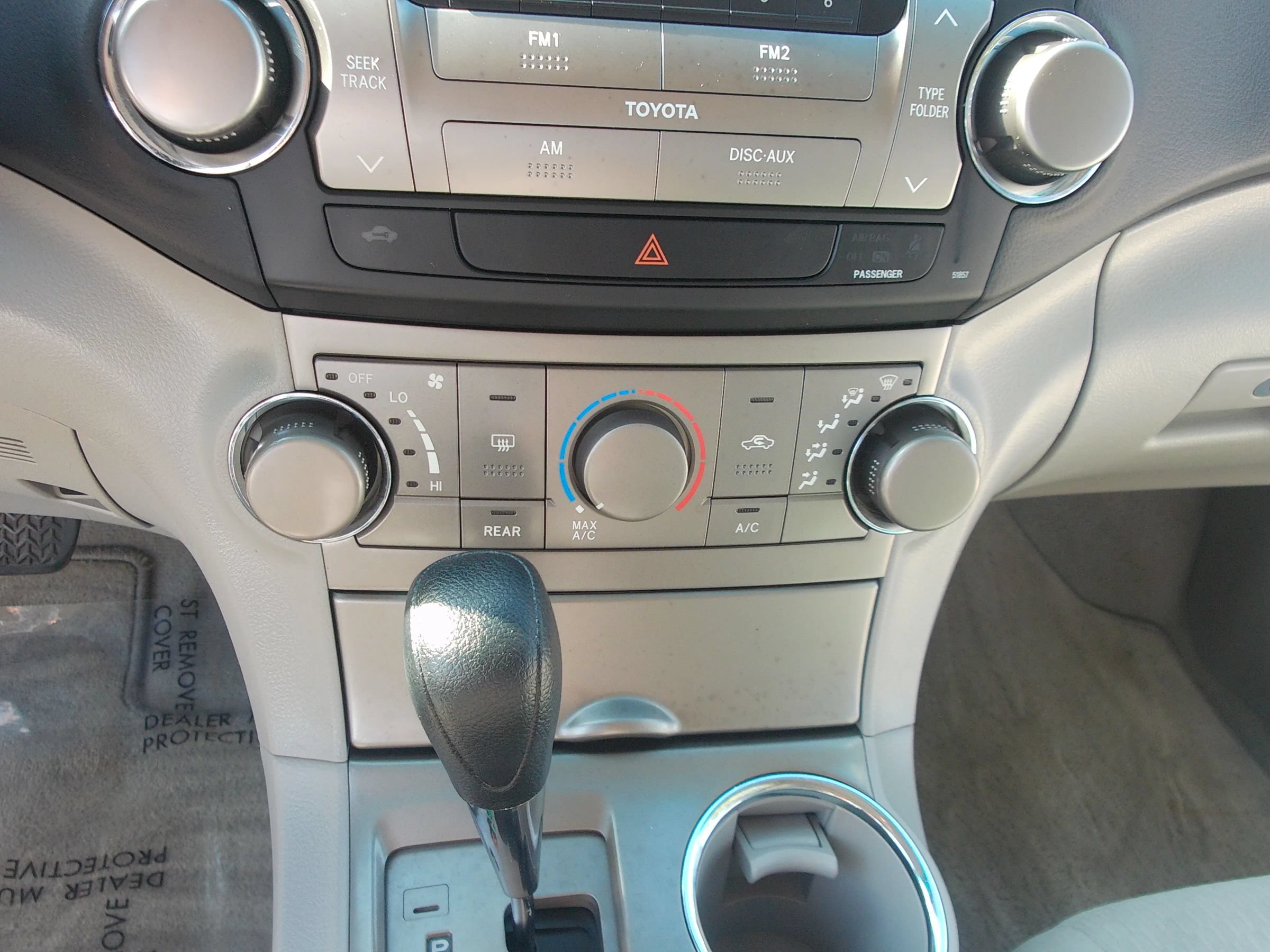Used 2010 Toyota Highlander 2WD w/ 3rd Row Seat Pkg image 19