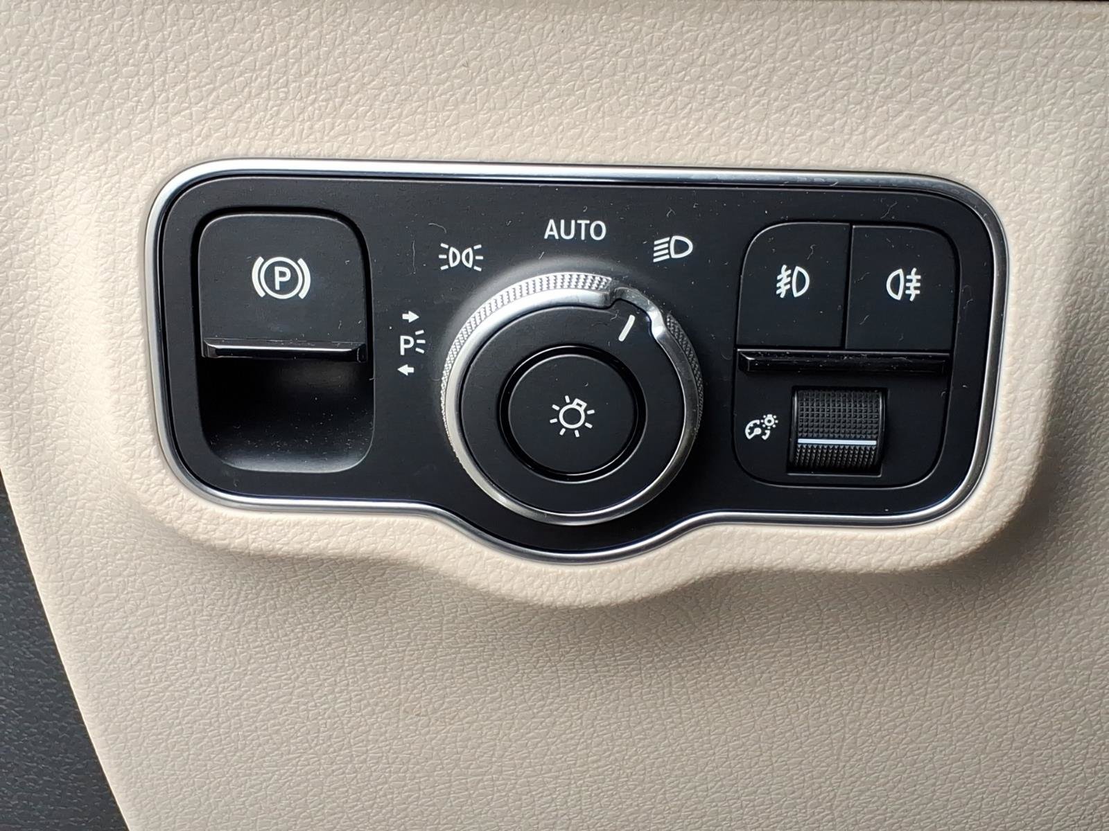 Certified 2023 Mercedes-Benz GLB 250 4MATIC image 17