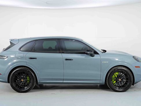 Used 2024 Porsche Cayenne Turbo image 56