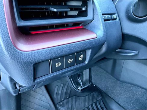 Certified 2026 Toyota Prius Plug-In Hybrid FWD image 32